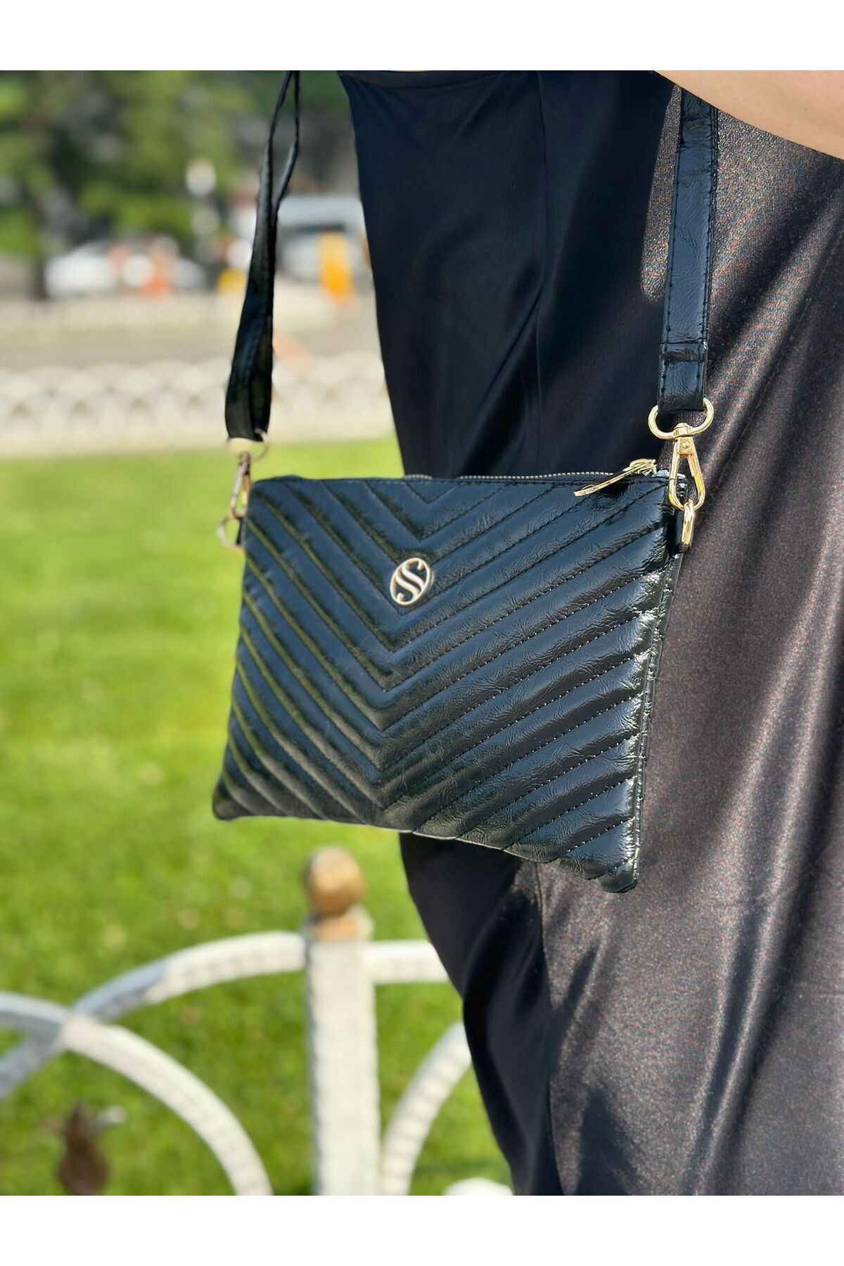 Kadın Suni Deri Siyah Parlak Renkli Ayarlanabilir Çapraz Ve El Askılı Portföy, Clutch Çanta