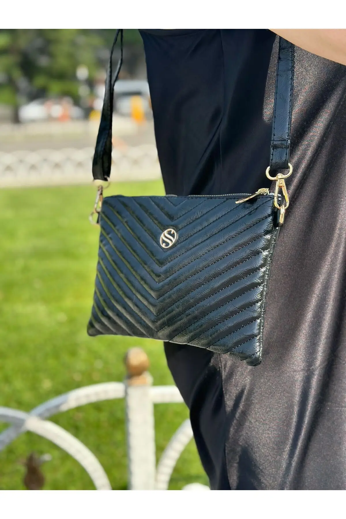 Kadın Suni Deri Siyah Parlak Renkli Ayarlanabilir Çapraz Ve El Askılı Portföy, Clutch Çanta